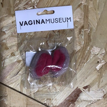 Load image into Gallery viewer, Felt vulva earrings
